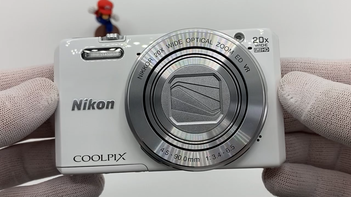 Almost unused] Nikon Coolpix S7000 White 16MP 20x Digital Camera
