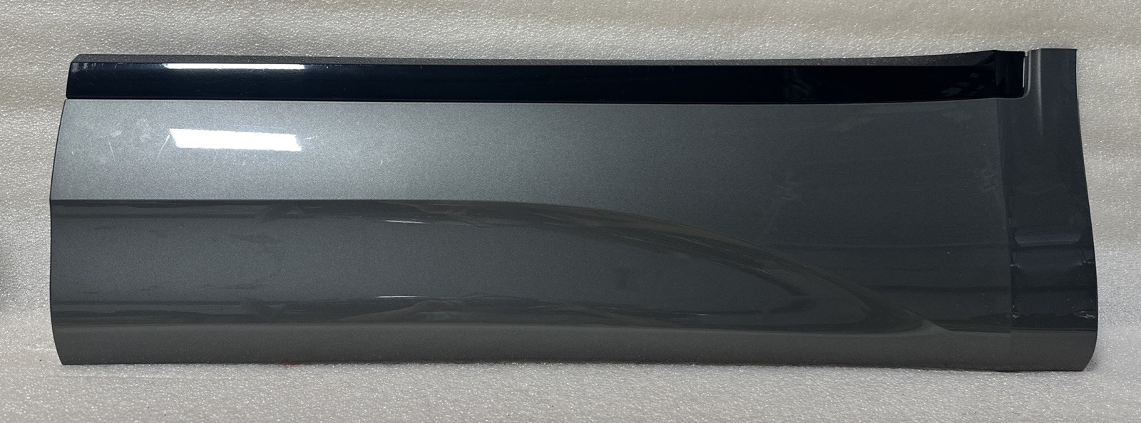Bentley Bentayga Rear Left Side Lower Door Molding Trim 2017 - 2020 OEM