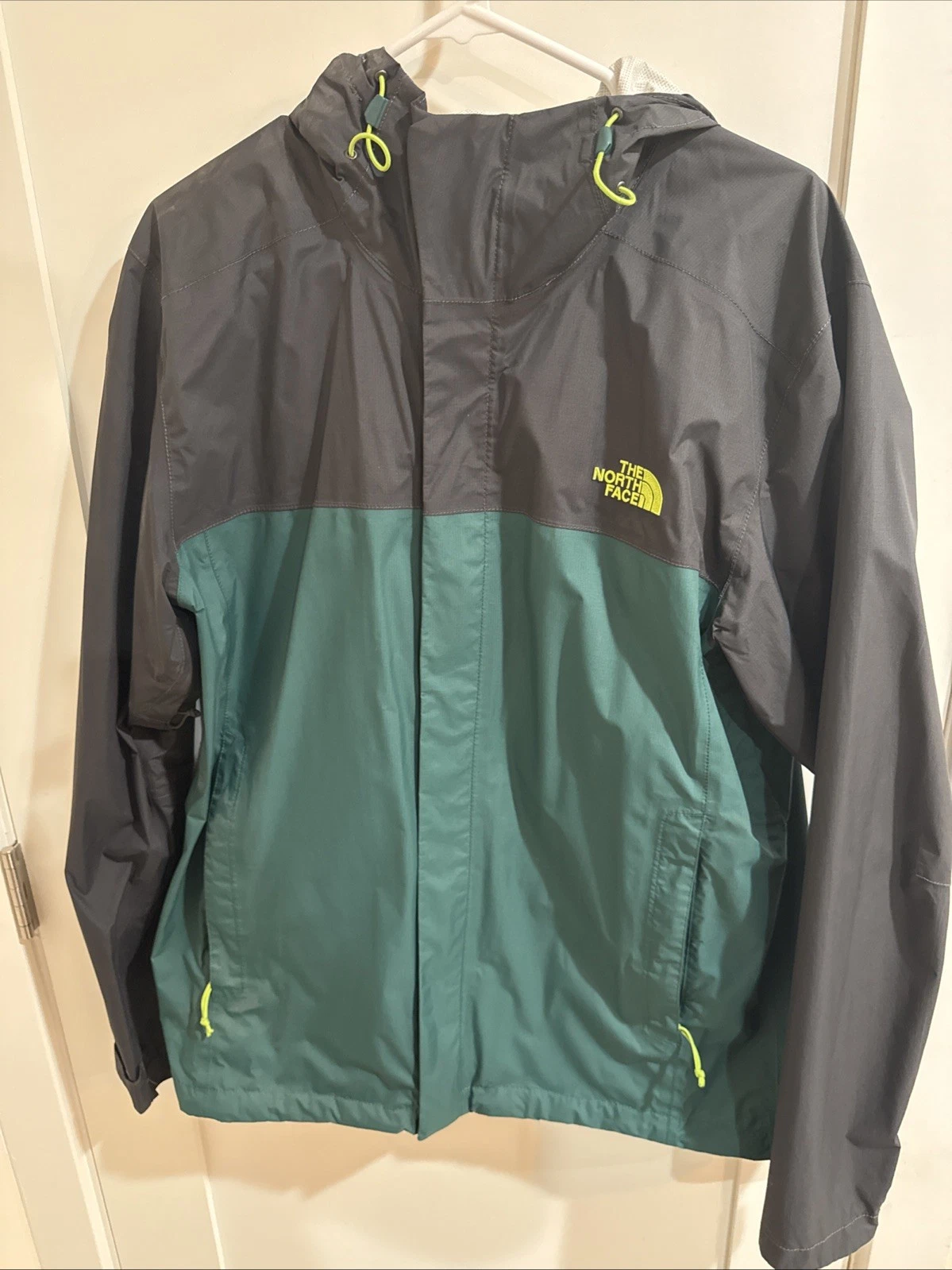 The North Face Men's Full Zip Water Resistant Jacket