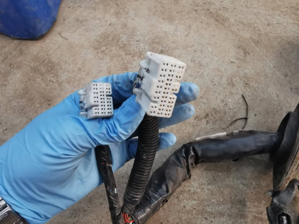 2003 Toyota Tacoma Double Cab Engine Harness 3.4L 5vzfe 4x4 A/T 82121-3M370 - Image 4 of 4