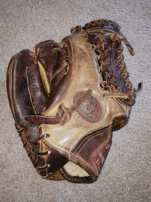 LHT NOKONA Leather AMG1150MT-BFC  American Glove Company Great Condition