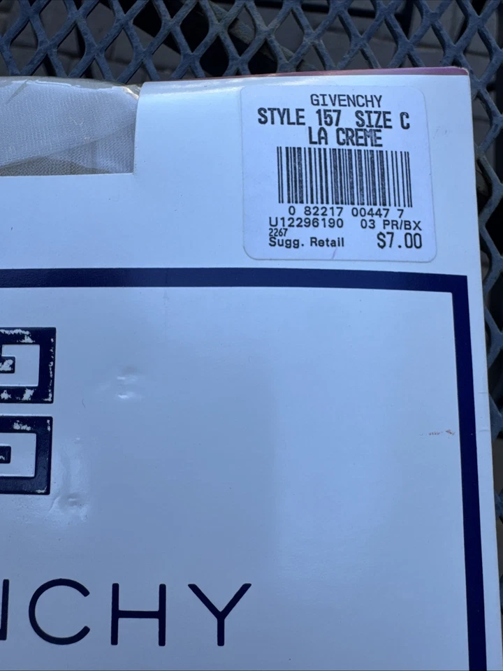 Винтажные блестящие колготки Givenchy 157 La crème размер C прозрачные чулочно-носочные изделия - Изображение 3 из 4