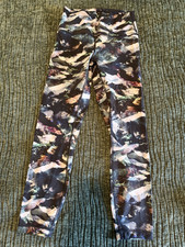 Lululemon Women s Abstract Multicolor Pull-On...