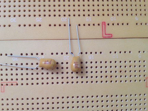 All Values! Solid Tantalum MnO2 Capacitor Multi Qty - Picture 9 of 11