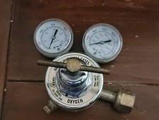 OXYGEN REGULATOR FROM VALLEY INTERNATIONAL GASES 25-100C-540