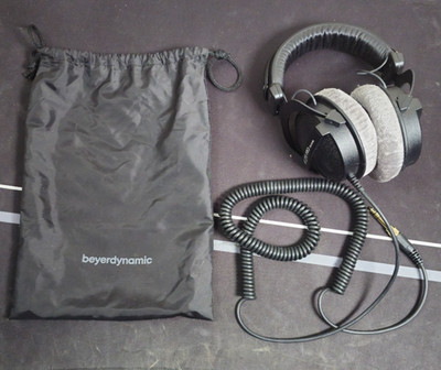 Beyerdynamic DT 770 Pro 250 Ohm Studio Headphones Closed Back (GREAT CONDITION)
