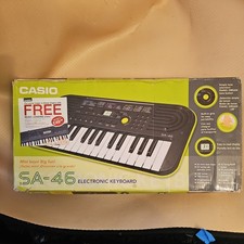 Casio SA-46 32-Key Electronic Keyboard Neon Green/Black - Very Good Cond Bargain