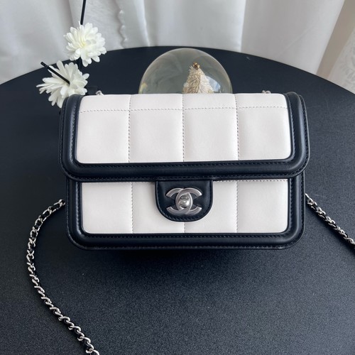 AUTH Chanel 25C Cruise Flap Bag Calfskin Silver Tone Hardware Crossbody Bag
