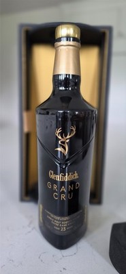 Glenfiddich Grand Cru 23 Year Scotch Empty Bottle & Box Set Display