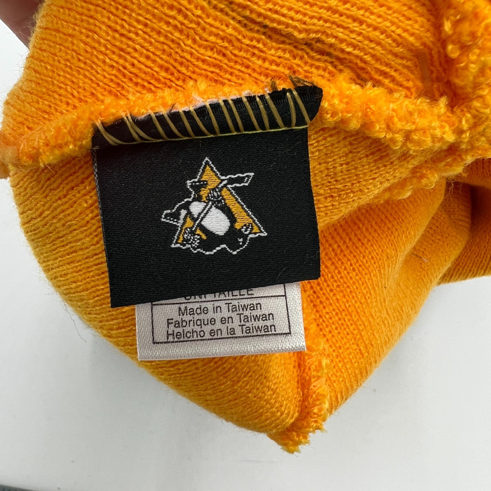 Adidas Unisex Yellow Black Knit Logo Pittsburgh Penguins NHL Team Beanie Hat NWT thumbnail 3