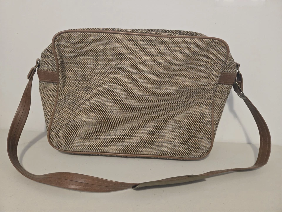 Bolso de hombro de viaje mediano vintage SASSON/lleva cuero y tweed ligeramente usado Foto 3 de 4