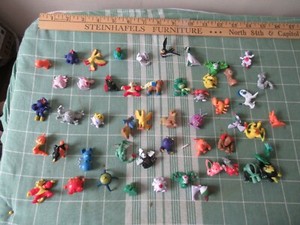 Pokemon lot of 50+ 1 inch figures NICE 