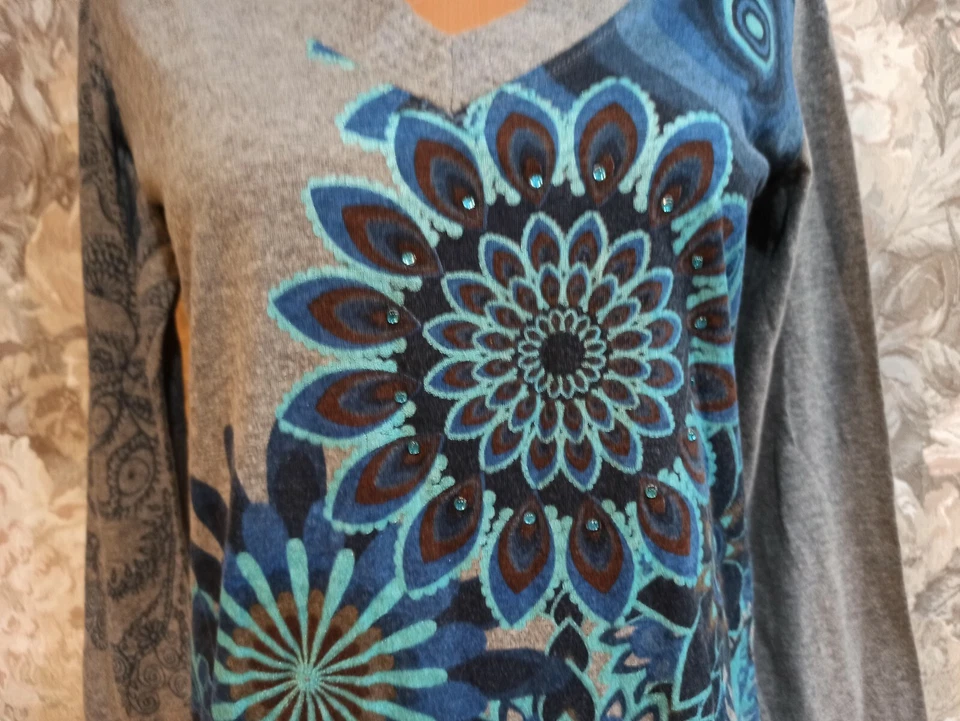 Desigual women's t-shirt blouse size M gray blue long sleeve floral - Image 4 of 4