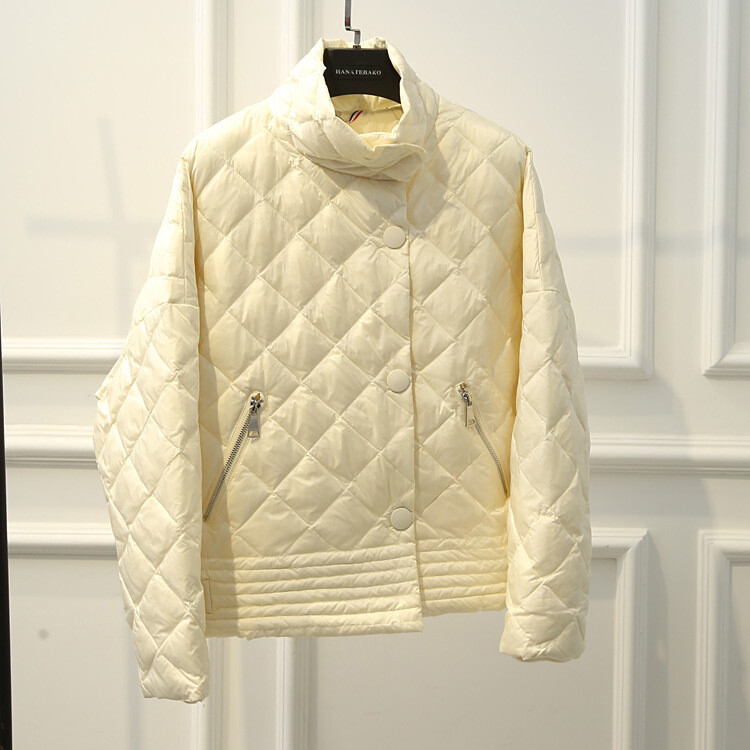 90% white duck velvet short high-end down jacket woman 90% white duck velvet short high-end down jacket woman