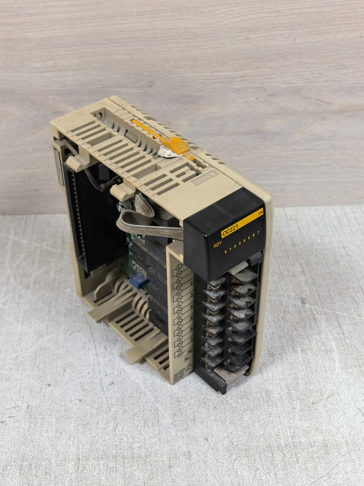 Omron CQM1-OC221 OMRON CQM1-OC221 OUTPUT UNIT CONTROLLER 3