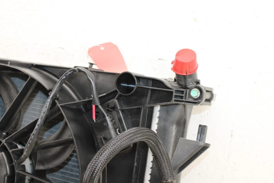 Pontiac Solstice 2006-2009 2,4 L radiador/condensador/ventilador radiador OEM LM44 Foto 2 de 4