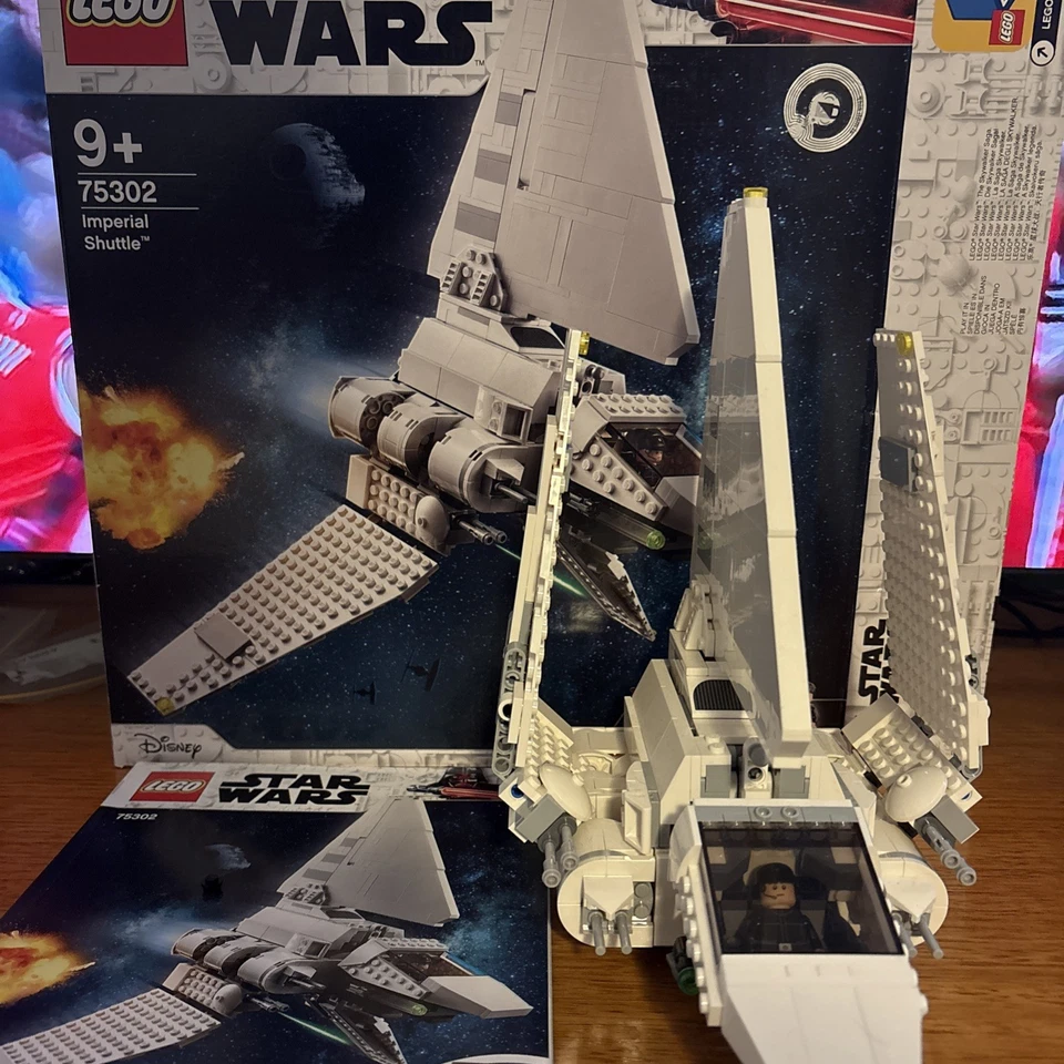 LEGO Star Wars: Imperial Shuttle (75302) - image 4 of 4