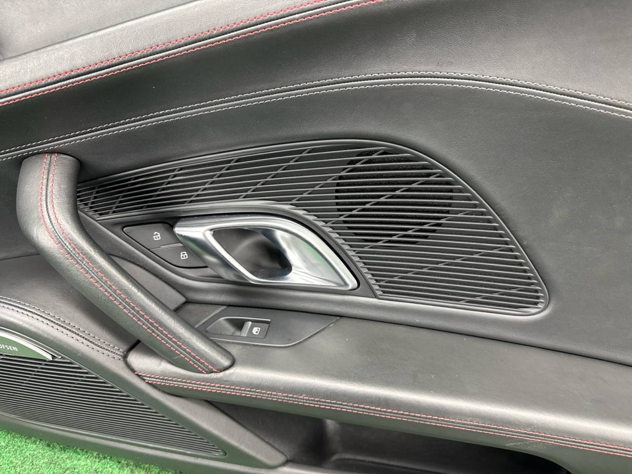 🛑  2017-2023 Audi R8 4S Front Right Door Panel Black Leather Red Stitch OEM