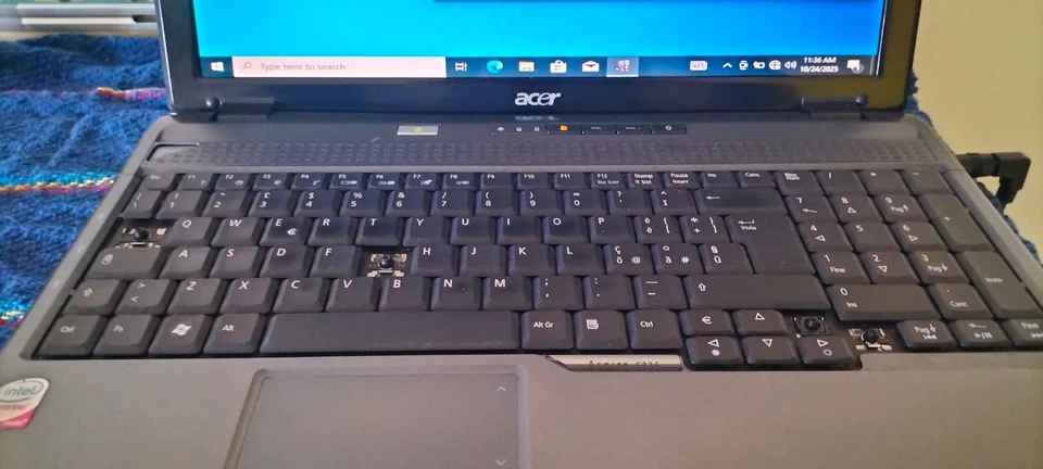 NOTEBOOK Acer 5735 15,4" T6400 2ghz 3gb ram 500hd win 10 trial - Immagine 2 di 4