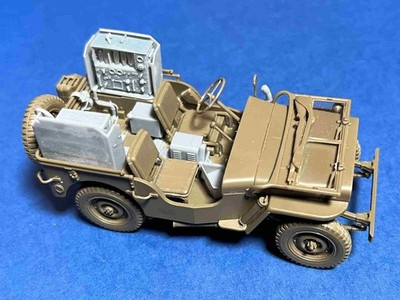 SCR 193 Jeep radio with power take-off, 1/35
