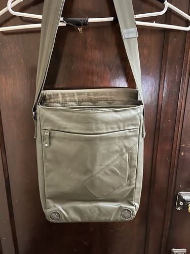 Incase Canvas Vertical Sling - 15x11x5 iPad/Laptop Case Green Duck Canvas - Picture 16 of 20