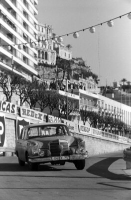 Eugen Bohringer & Peter Lang, Mercedes-Benz 220SE 1963 Rally Car Racing Photo 2