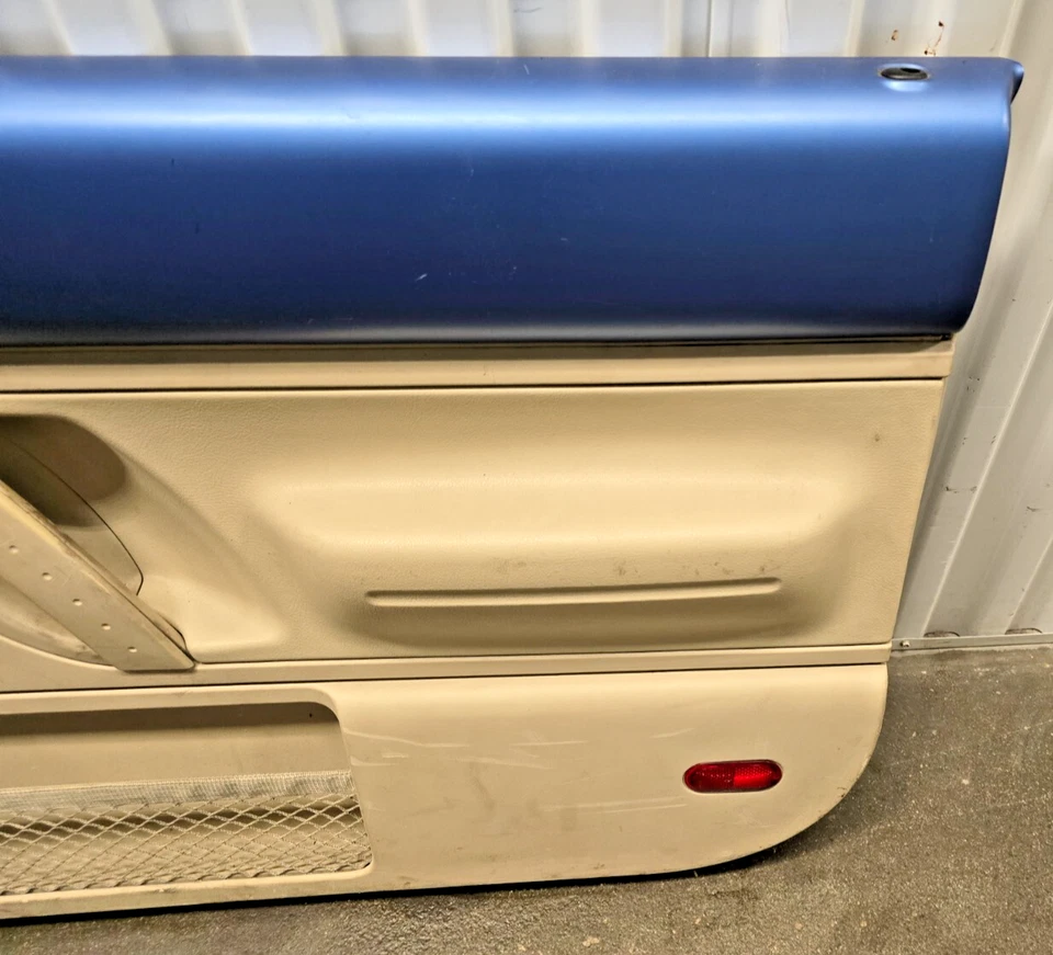 98-10 VW Volkswagen New Beetle HARDTOP Door Panels Blue/Tan Right Passenger OEM - Image 4 of 4