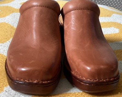 BORN HILLARY CLOGS SLIDE MULES CHESTNUT TAN LEATHER W/ BLOCK HEEL SIZE8 M Unisex