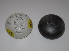 2 Briefbeschwerer  1x KOSTA BODA, My love, 1x KOSTA BODA, B. VALLIEN