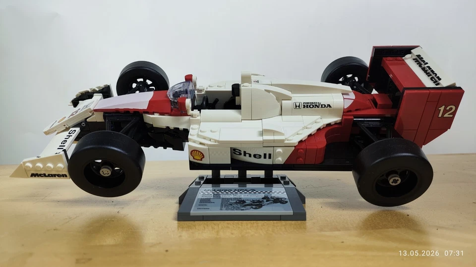 LEGO Icons 10330 McLaren MP4/4 & Ayrton Senna, Foto 2 von 5