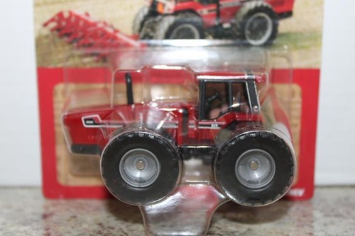 NIP International Harvester IH 6588 2+2 Front & Rear Duals Tractor 1/64 Scale - Picture 2 of 8