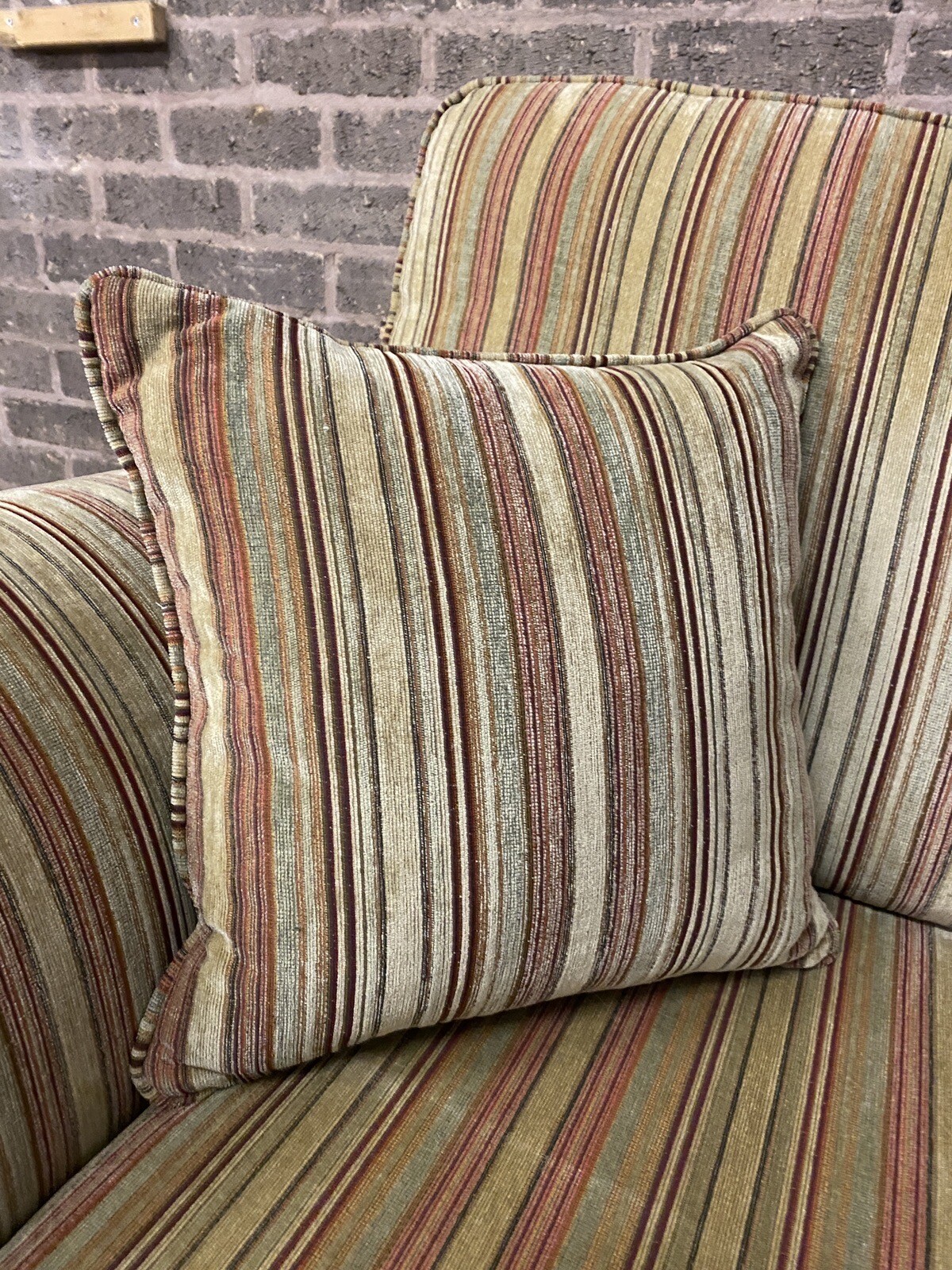 Parker Knoll Burghley Large 2 Seater Sofa In Baslow Stripe Gold Fabric