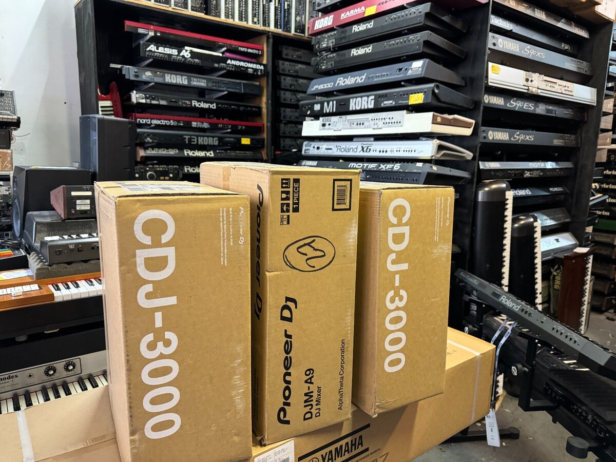 購入者確定済 1/4]Pioneer CDJ-3000 & DJM Pioneer CDJ-3000 +