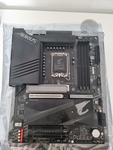 CPU i9 13900k + Gigabyte Z790 Motherboard + CORSAIR 2x16GB DDR4 RAM - BUNDLE - Photo 11/16
