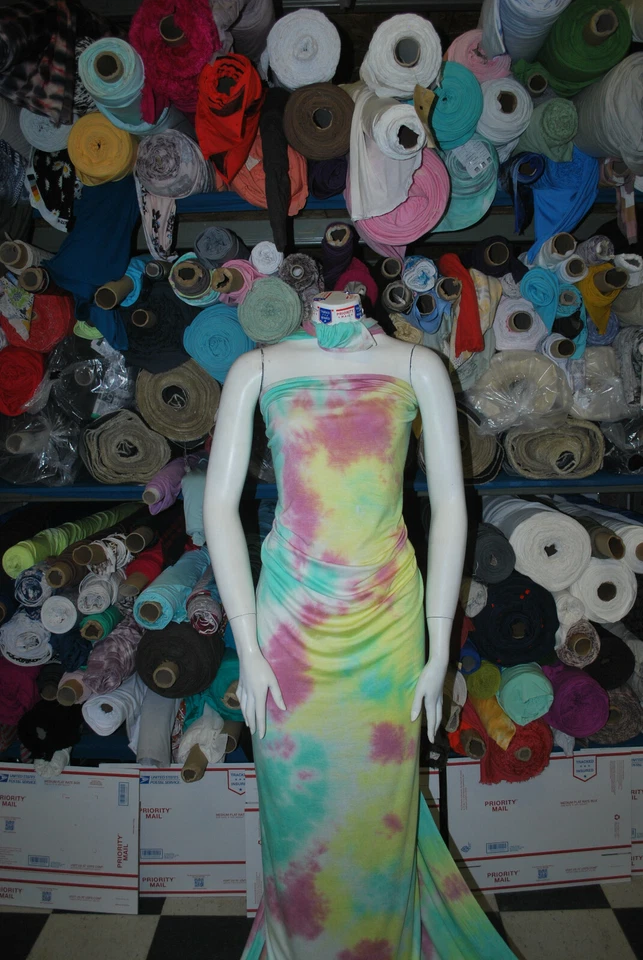 Hermosa combinación multicolor de tela tejida Tie-Dye Rayón Strech por yarda Foto 2 de 4
