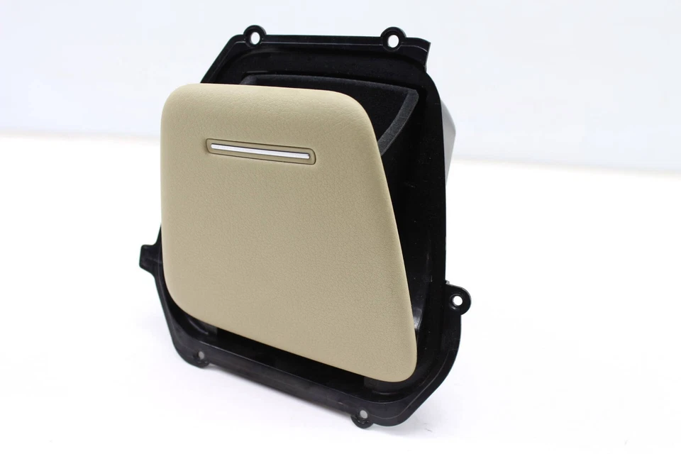 AUDI A8 QUATTRO 2004-2010 - PUERTA TRASERA DERECHA panel almacenamiento/soporte para gafas de sol Foto 2 de 4