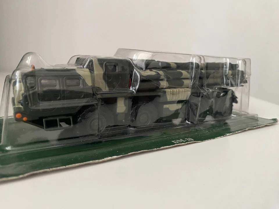 BM-30 Smerch Soviet USSR Diecast Tank De Agostini 1/72 Scale, Russian tanks - Image 3 of 4