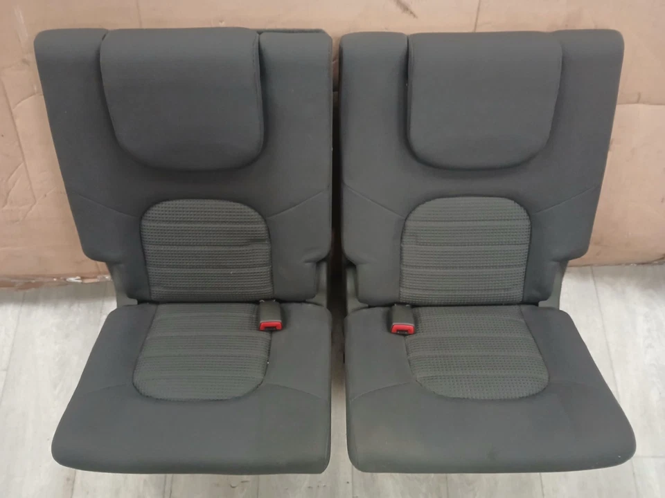 Sièges arrière Nissan Pathfinder - Photo 1/4