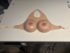 silicone breast form pre owned size D back straps