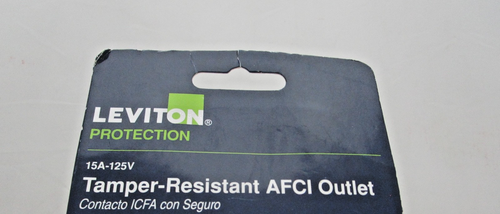 Toma de pared resistente a manipulaciones Leviton AFCI blanca 15A 120V AFTR1-KW nueva - Imagen 2 de 4