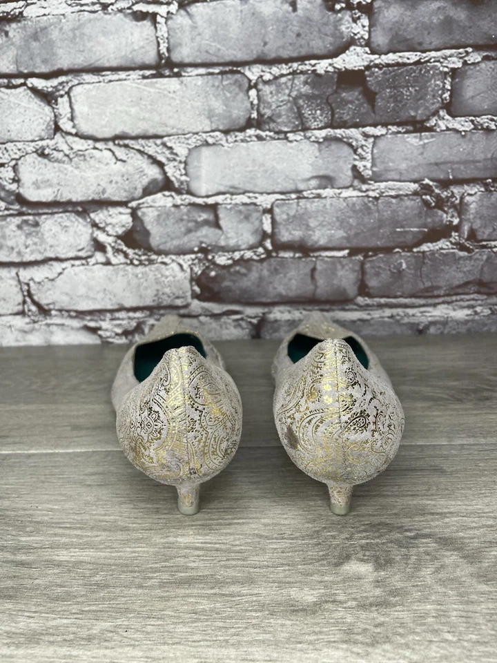 Irregular Choice Silver Suede Gold Shimmer Bridal Print Pointed Heels Women 39EU - Image 3 of 4