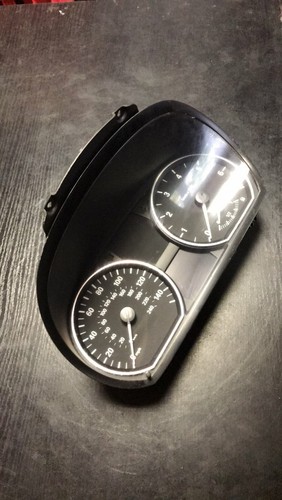 BMW Tacho Kombiinstrument 1er E81 E82 E87 E88 MPH 9187323