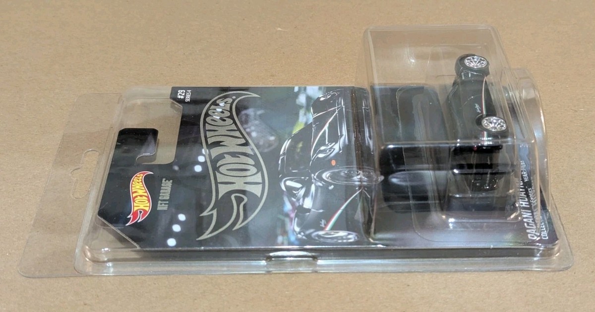 Hot Wheels NFT Garage Series 4 Pagani Huayra - Black - Mint in