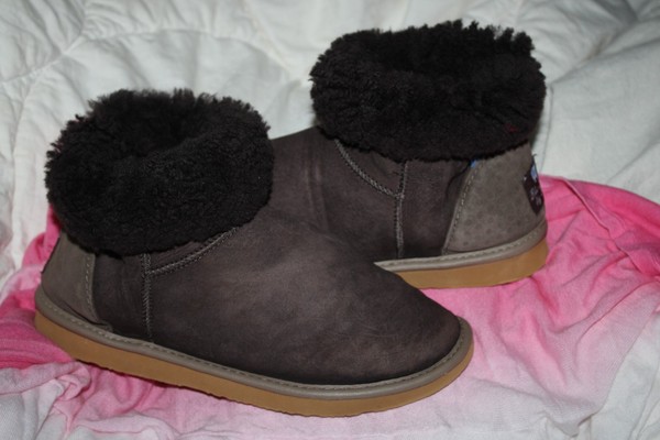 BLUE SHEEP AUST LADIES BROWN LAMBSWOOL ANKLE LENGTH UGG BOOTS. SZ : 5