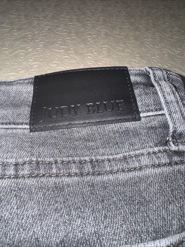 Judy Blue Shorts Women's Size 2XL Grey Denim Grunge Acid Wash - Picture 6 of 8