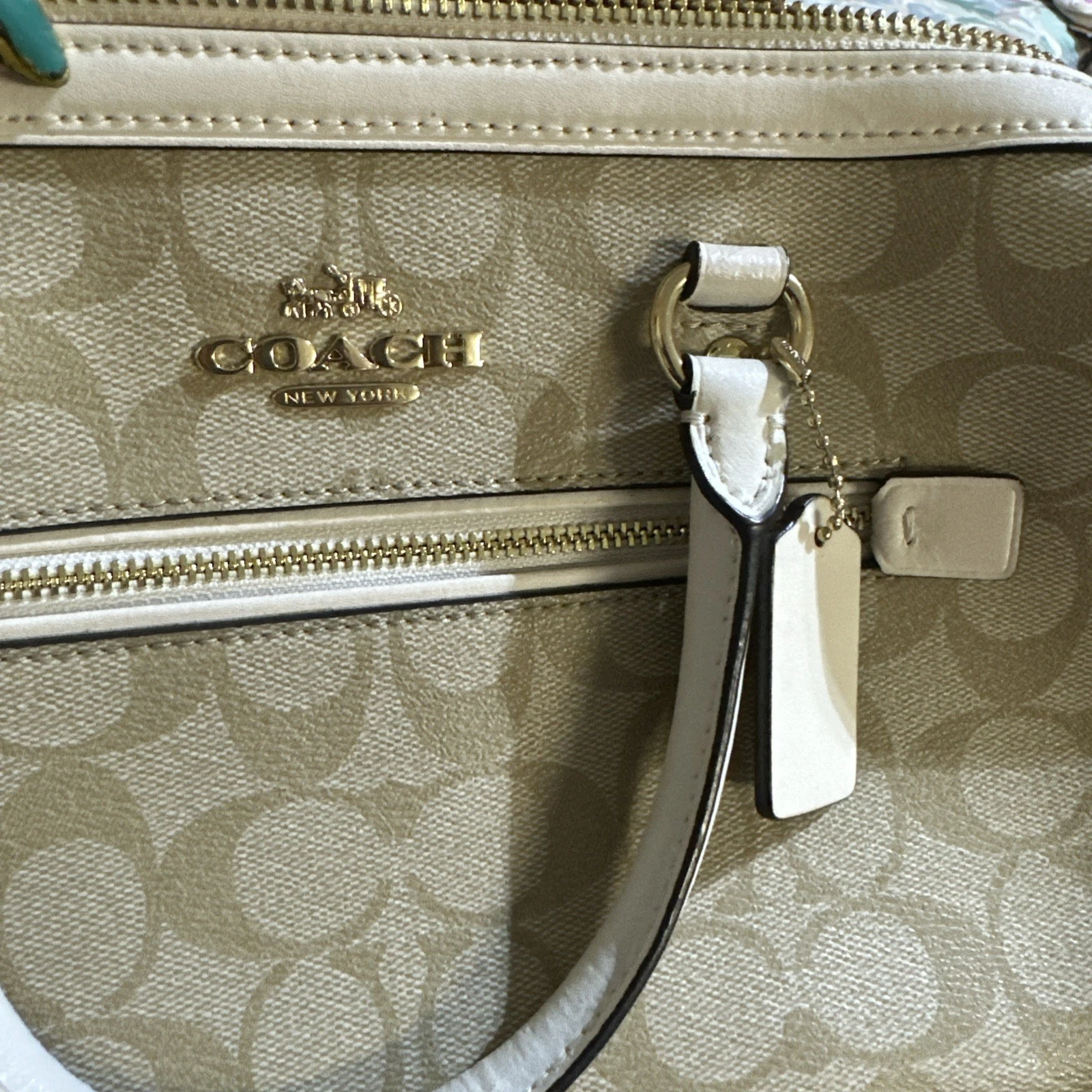 Borsa a tracolla Coach Rowan da donna in tela nuova con etichette F83607 cachi chiaro gesso