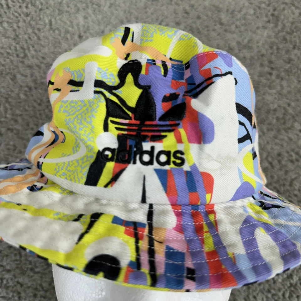 Adidas Sombrero Cubo Para Hombres Multicolor Love Unites Orgullo Trifolio Gráfico Ropa de Calle Foto 3 de 4