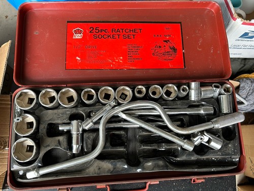 Vintage King Brand Tools 25 piece Ratchet & Socket Set in Metal Case With Box
