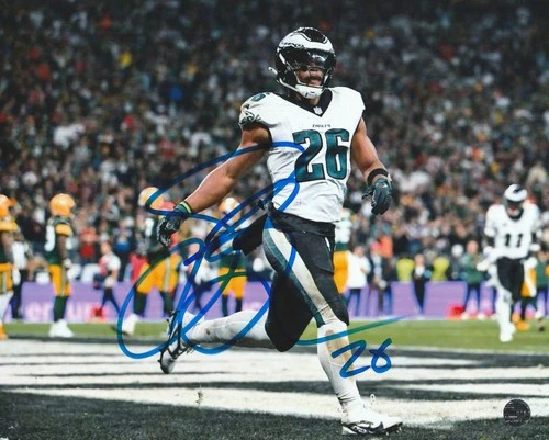 Saquon Barkley Autographed Philadelphia Eagles 8x10 Photo with COA/Hologram