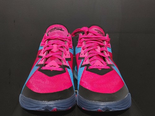 Nike Lebron XVIII 18 Low 'Fireberry' Negro Rosa Zapatilla Para Hombre Talla 10- Nuevo en Caja - Imagen 2 de 8